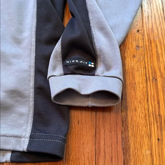 90’s Nike Vintage Long Sleeve Quarter Zip Pullover Shirt - Picture 4 of 10